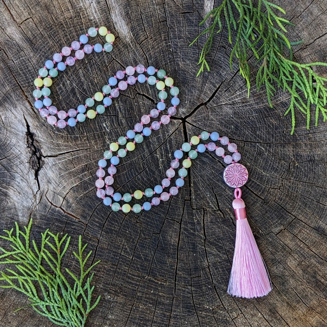Japa Mala - angelit, růženín, avanturín, žlutý jadeit Japa Mala - angelit, růženín, avanturín, žlutý jadeit