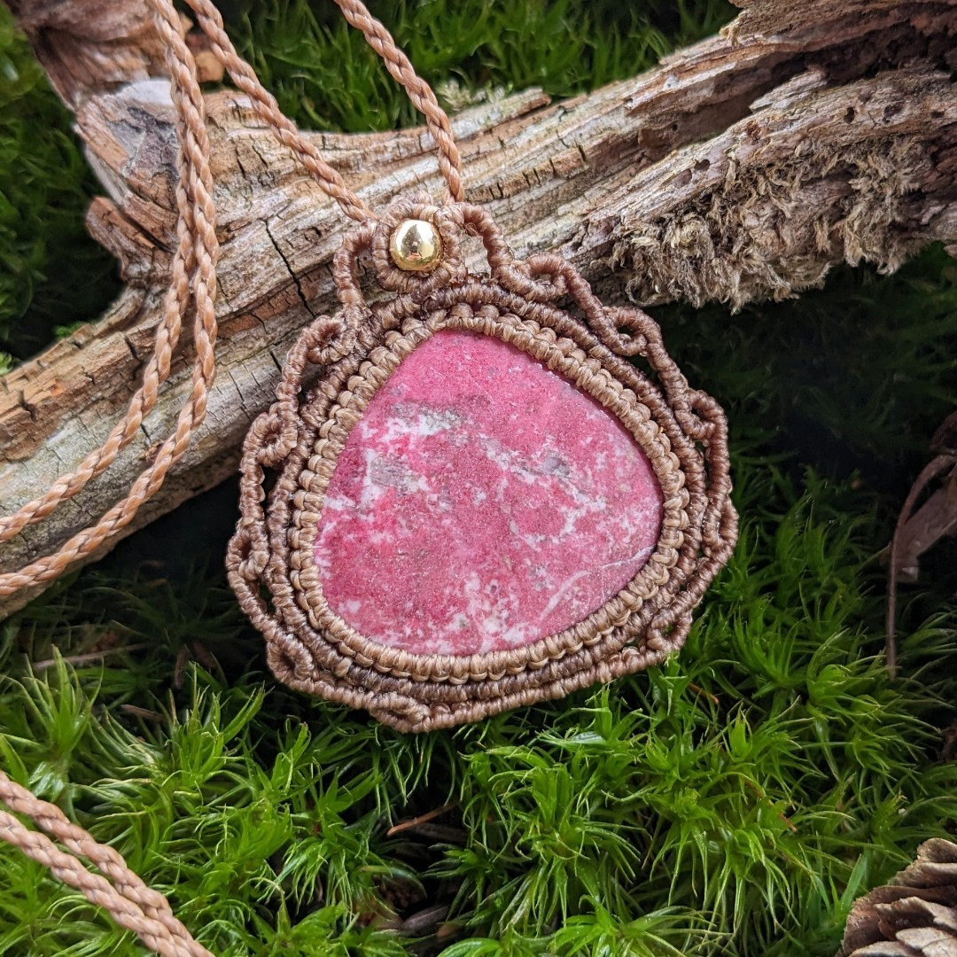 macrame - micromacrame - náhrdelník - amulet - thulit