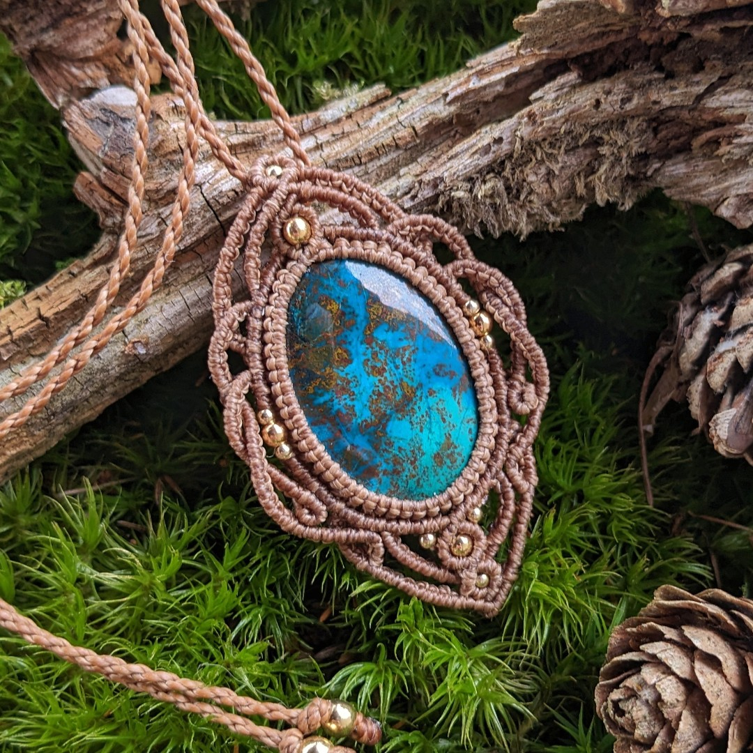 Macrame amulet - náhrdelník - přívěsek - shattuckit - šatukit