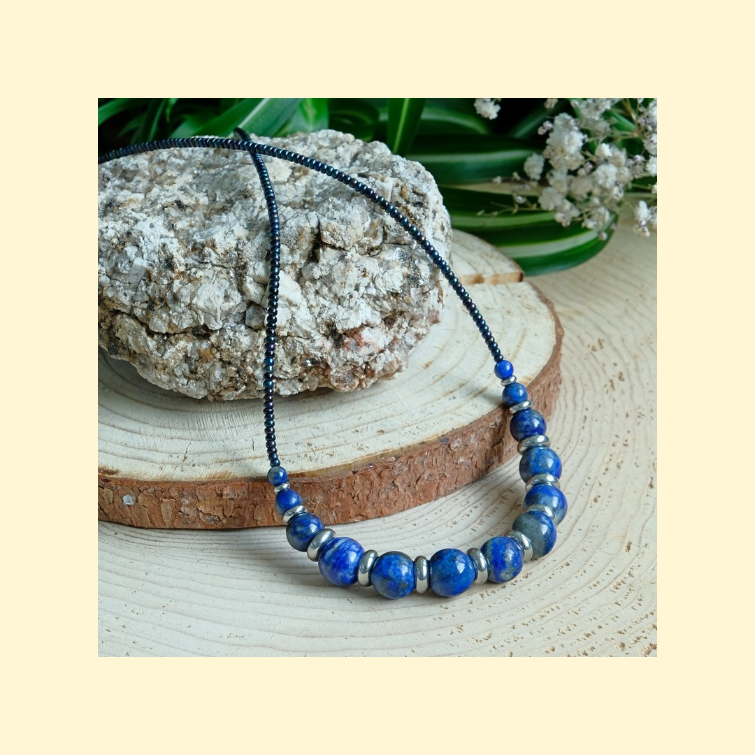 Náhrdelník z přírodního minerálu lapis lazuli