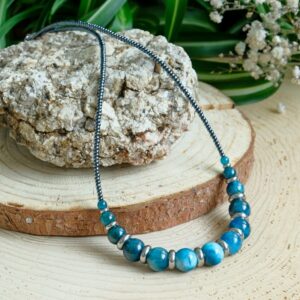 Náhrdelník z minerálního kamene apatitu a českých rokajlových korálků