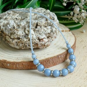 náhrdelník z minerálního kamene angelitu