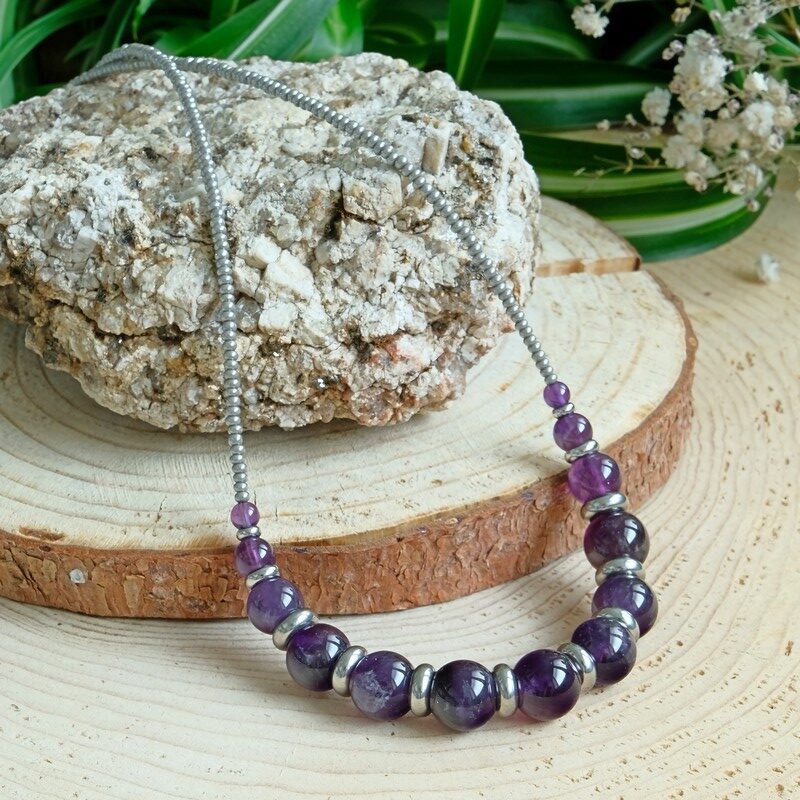 náhrdelník z minerálního kamene ametystu