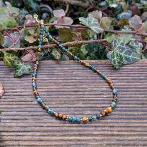 Náhrdelník z mineralních kamenů tygřího oka a mechového achátu