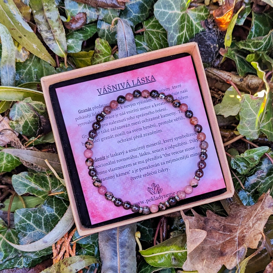 náramek z minerálních kamenů granátu a rodonitu