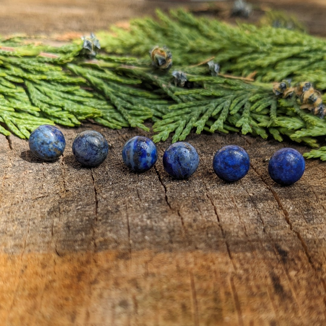 Naušnice z minerálního kamene lapisu lazuli