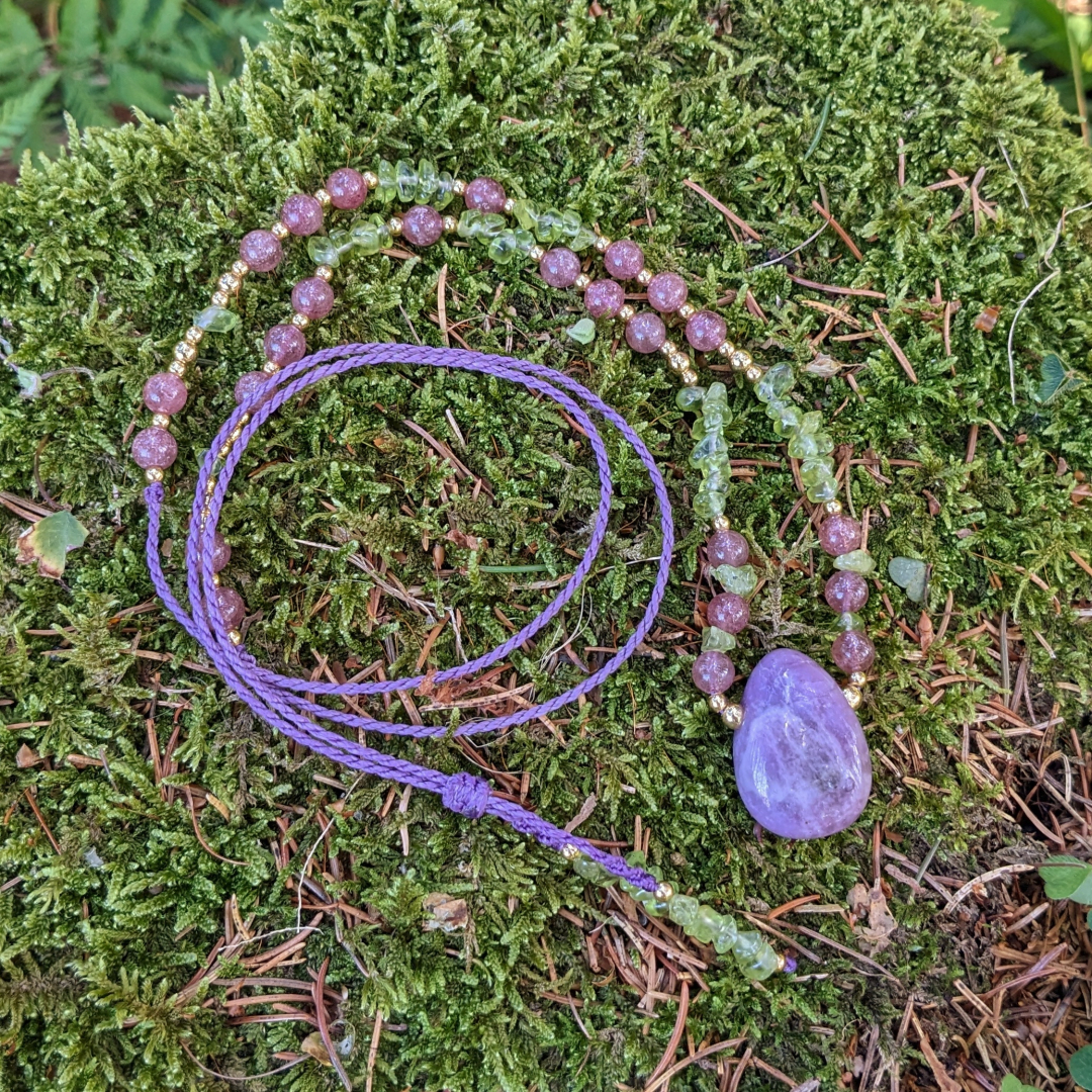 náhrdelník z minerálních kamenů